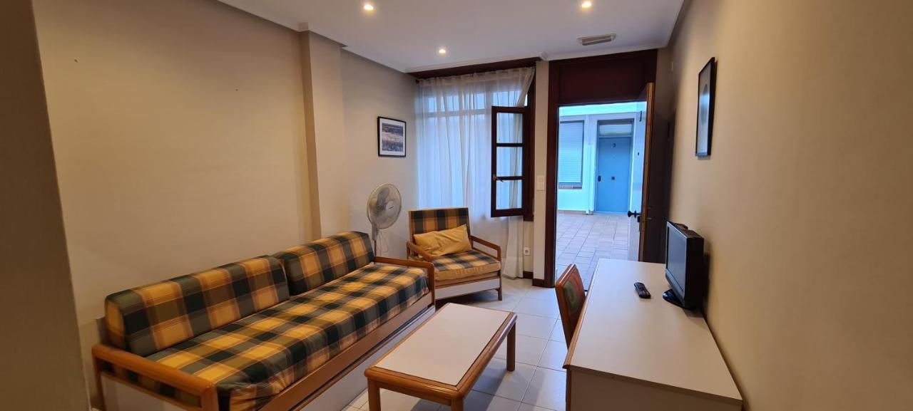 Apartamentos Elena Ларедо Экстерьер фото