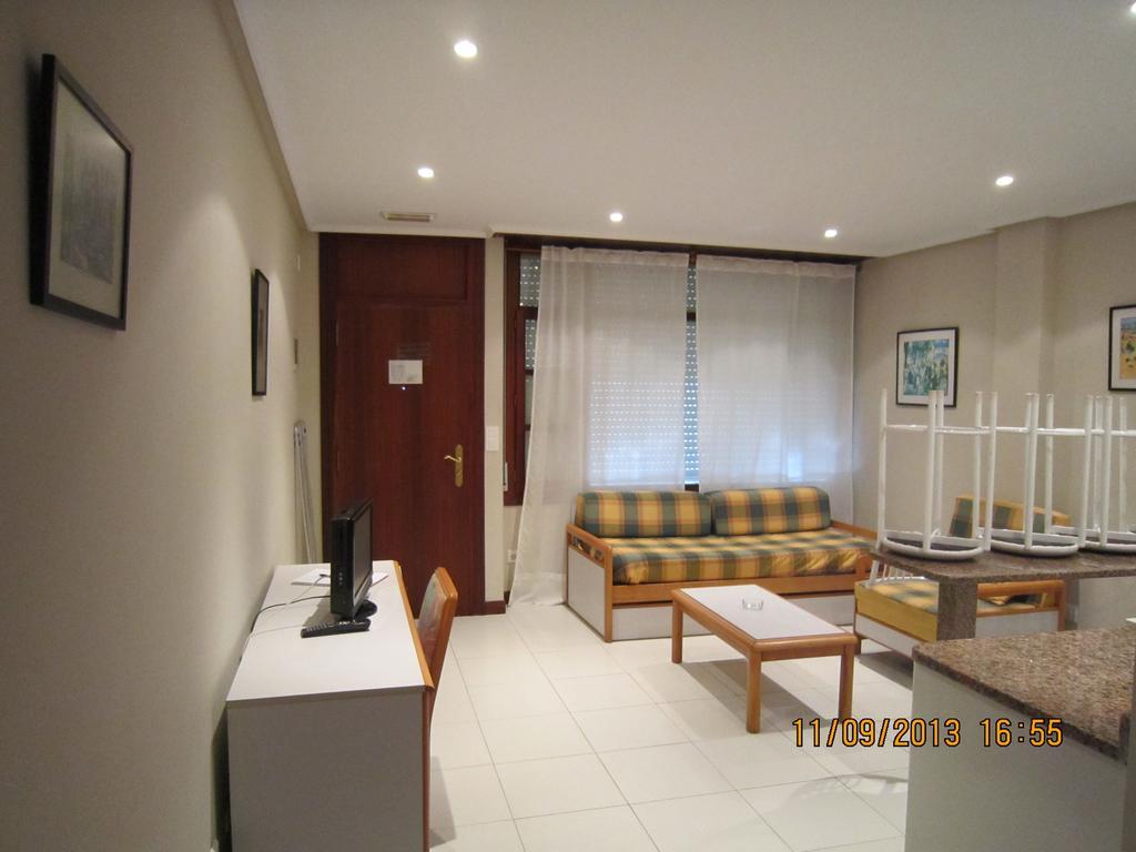 Apartamentos Elena Ларедо Экстерьер фото