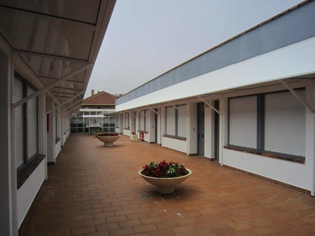 Apartamentos Elena Ларедо Экстерьер фото