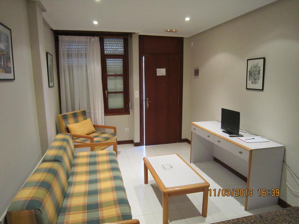 Apartamentos Elena Ларедо Номер фото
